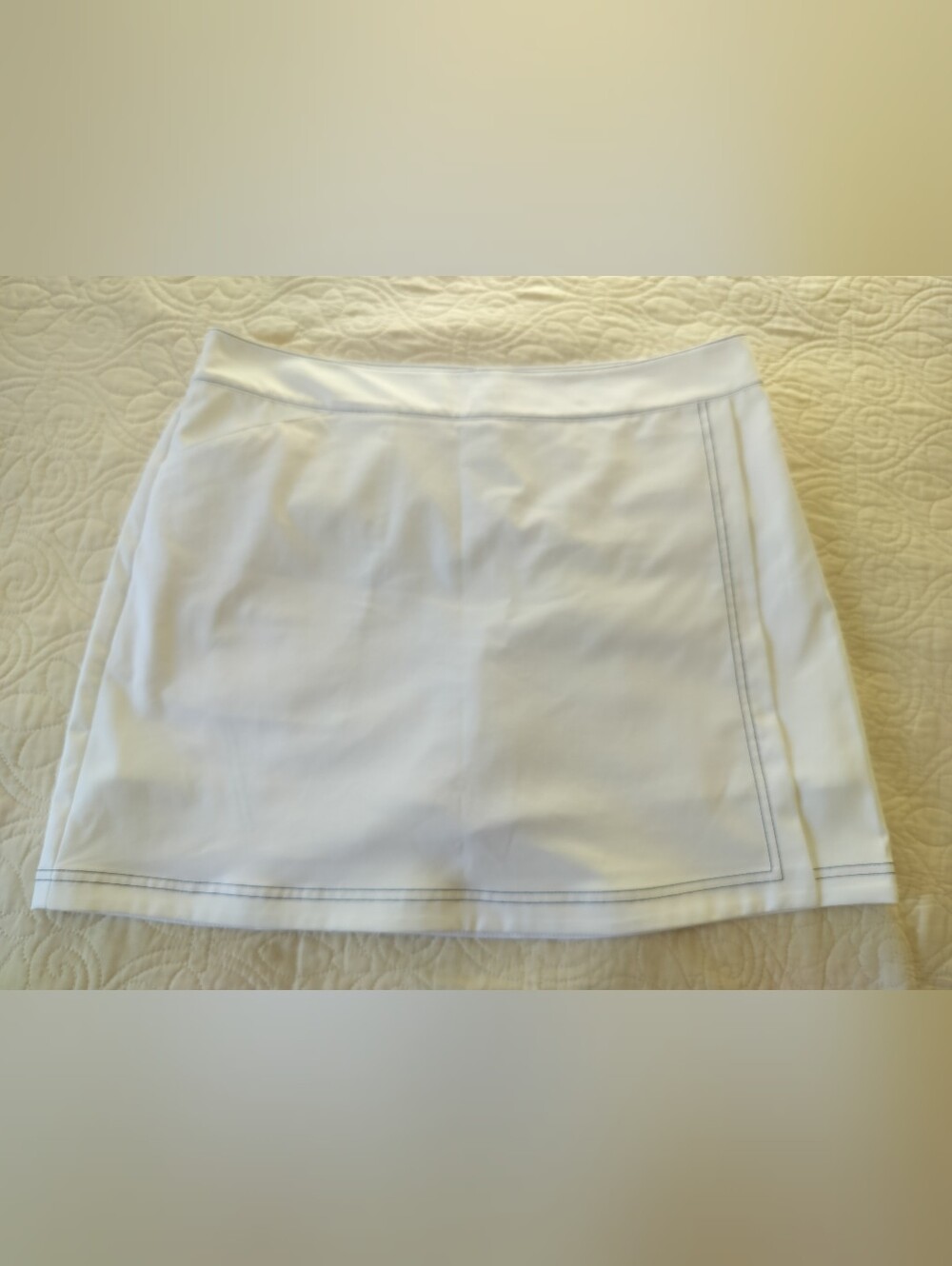 Vineyard Vine White A-Line Mini Skirt with Contrast Stitching Size XL